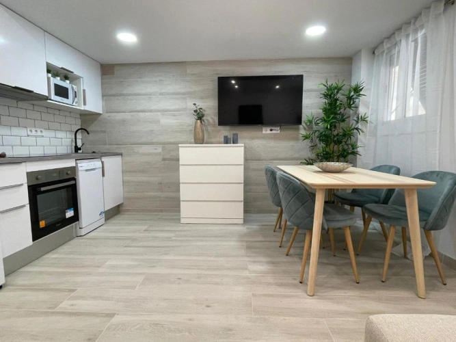 2 Bedrooms Apartment