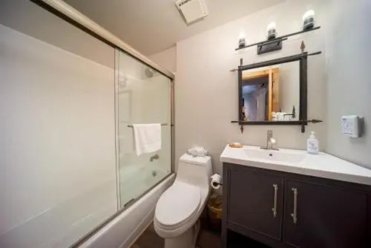 Updated 3BR Condo Near Downtown