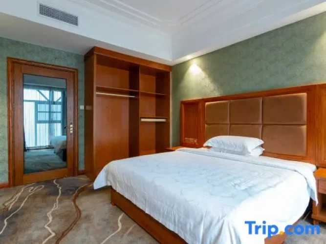 Deluxe Family Suite