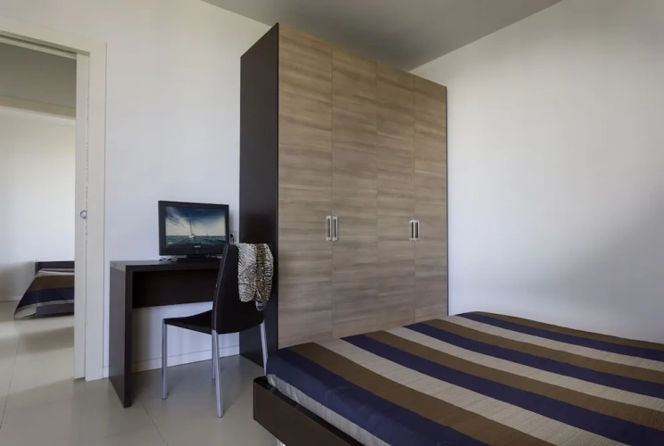 2 Bedrooms Apartment with city view