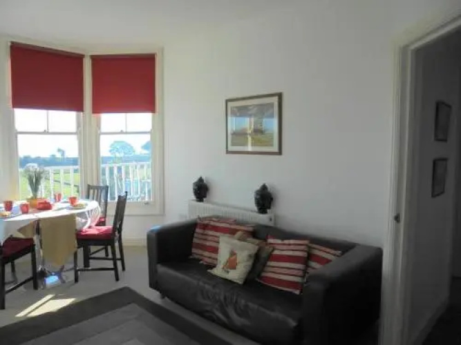Seabreeze Apartment