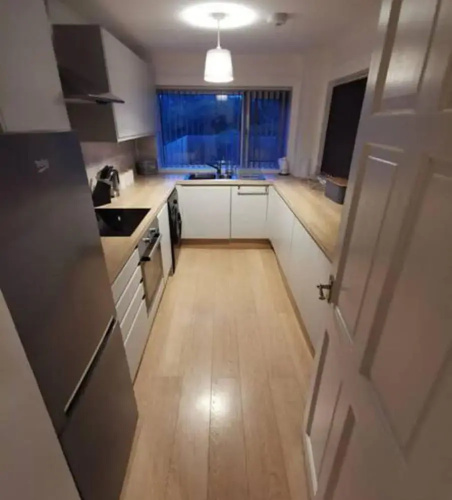 Charming 2-bed House in Swansea