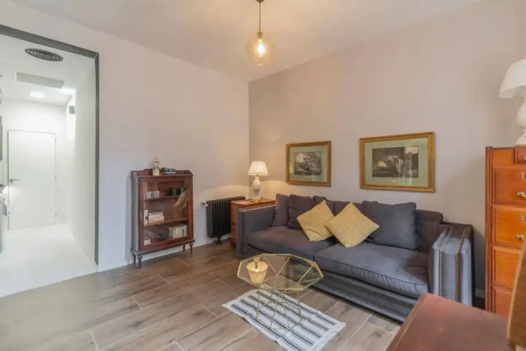 Bright & Compact One Bed Apartment in Malasaña
