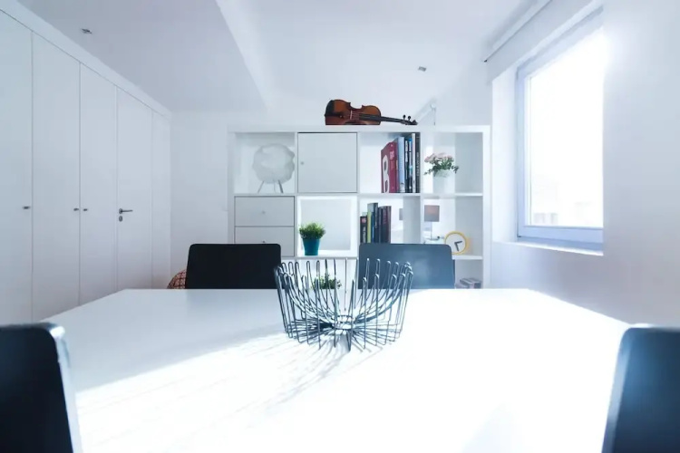 ON Apartments – Violin