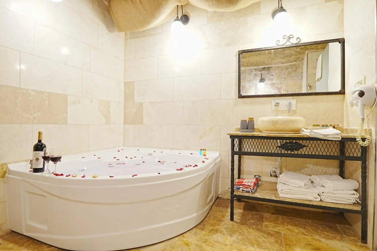 Kayra Cave Suites