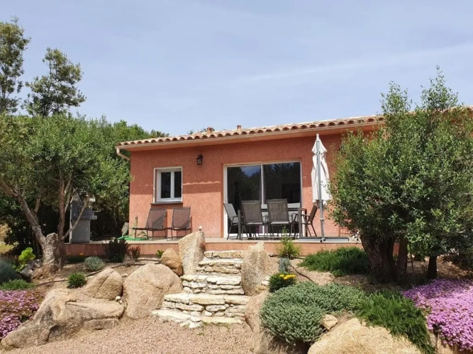 2 Bedrooms Cottage