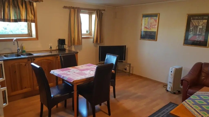 2 Bedrooms Apartment