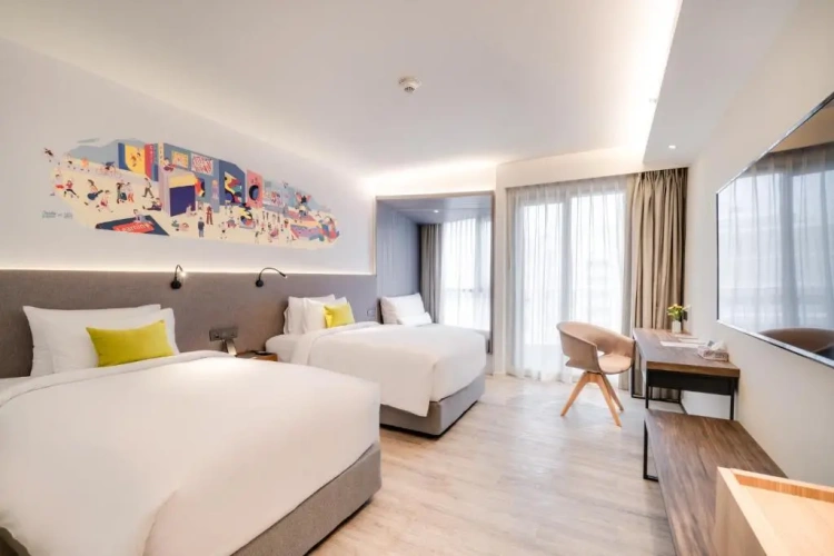 Deluxe Twin room with city view