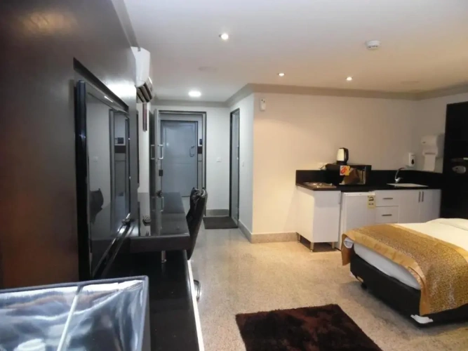 Deluxe Suite