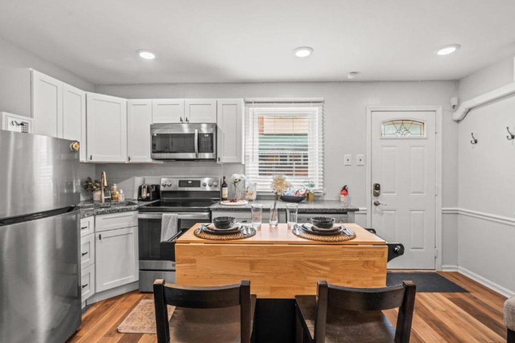 1 Bedroom Apartment