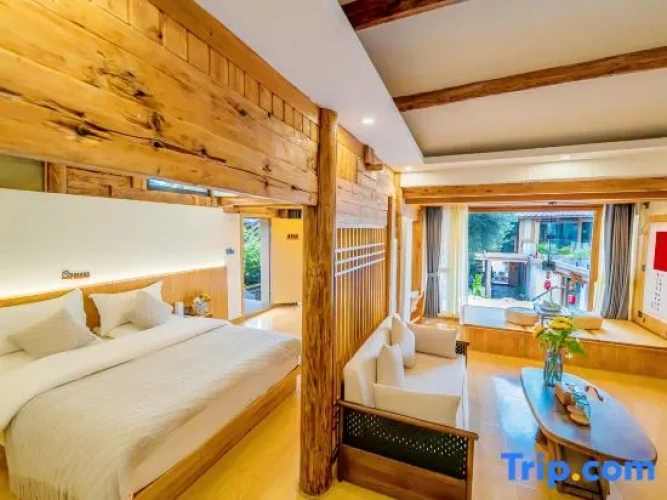 Deluxe Family Suite