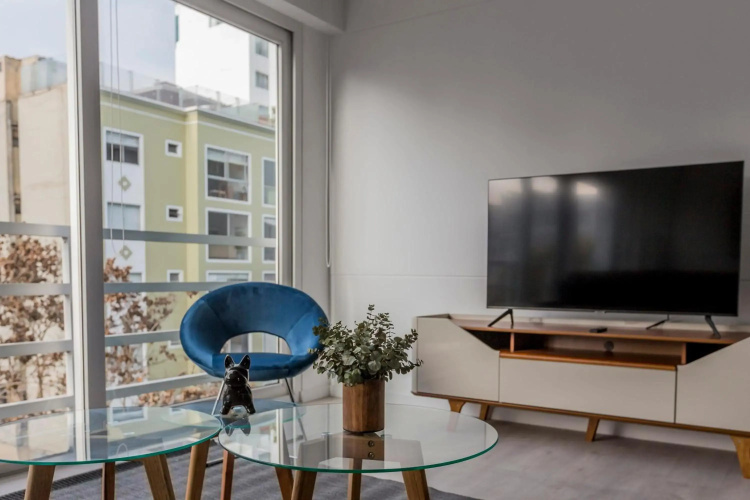Monochromatic 2BR in Miraflores
