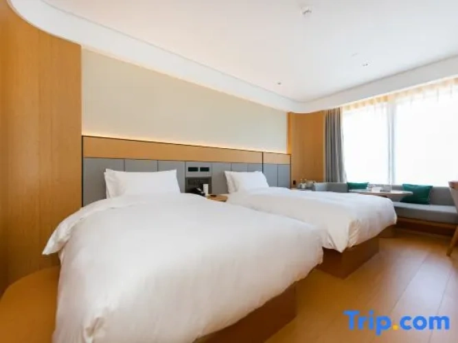 Standard Double room with street view