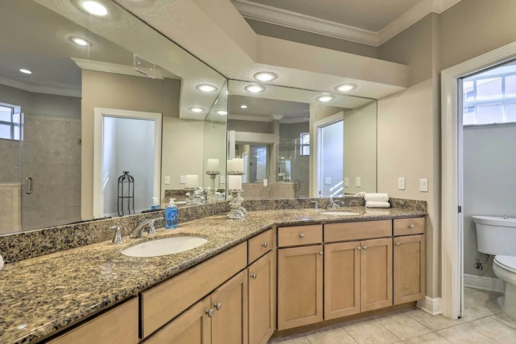 Waterfront Gem w/ Pool & Dock in Apollo Beach