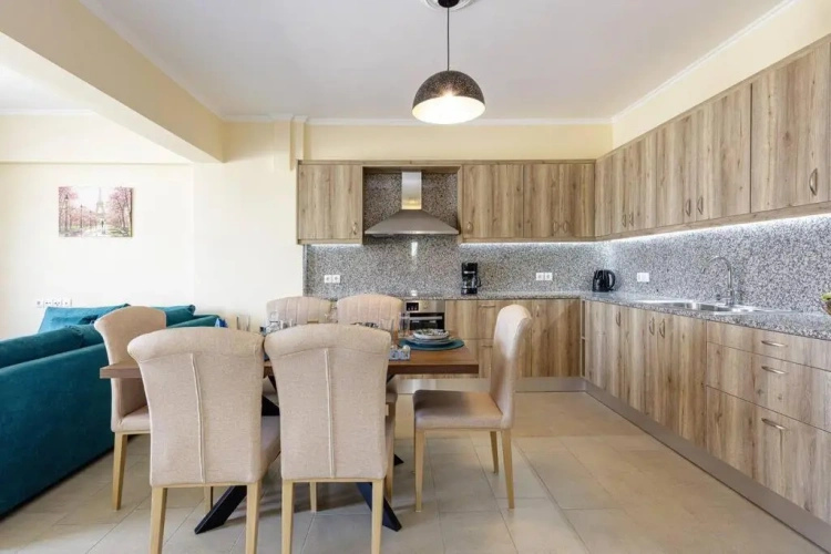 2 Bedrooms Apartment