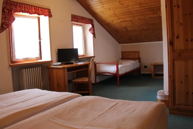 Classic Triple room