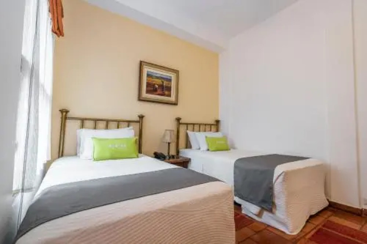 Hostal El Patio B&B