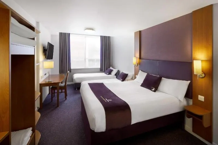 Standard Triple room