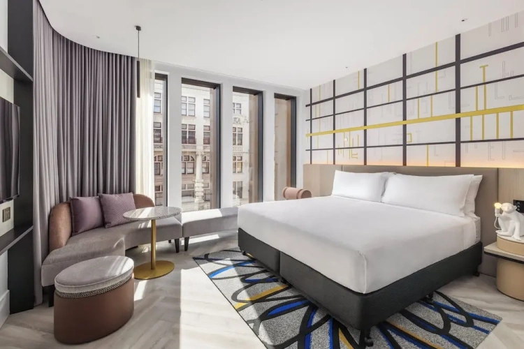 Standard Double room with city view