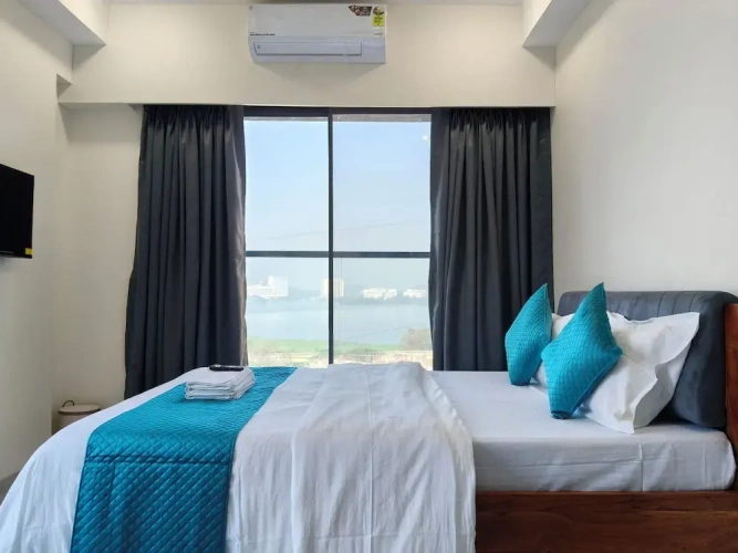 Deluxe Double room with city view