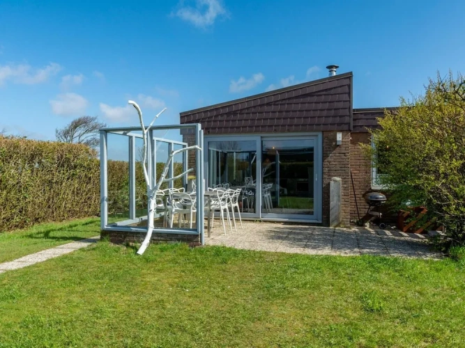 3 Bedrooms Bungalow