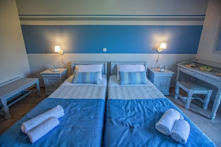 Standard Twin room with mountain view