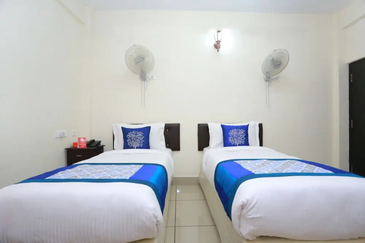 OYO 10320 Sophiya Suites