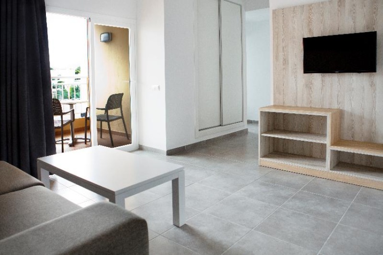 Standard Double room with partial sea view