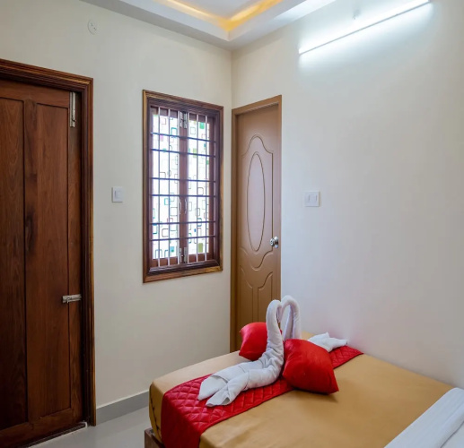 Le Suresh Residency
