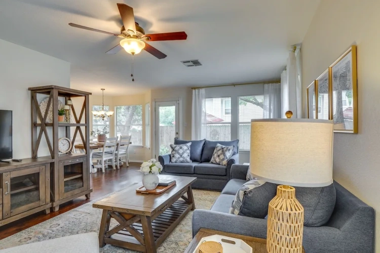 4 Bedrooms Cottage