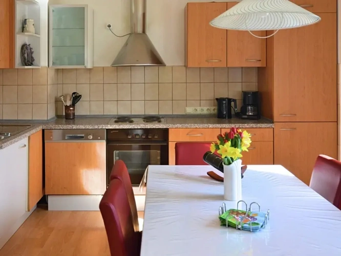3 Bedrooms Classic Apartment with balcony