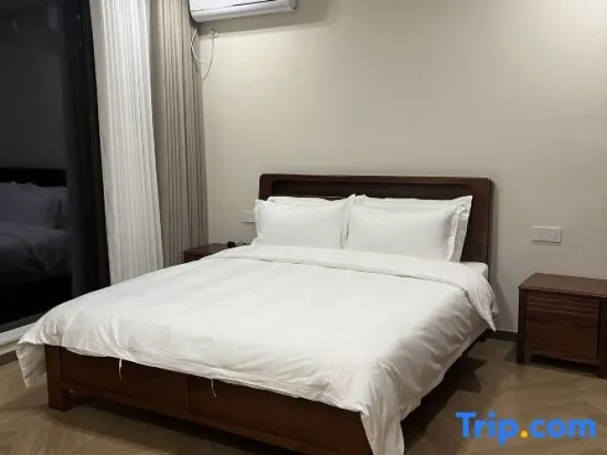 Business Suite with garden view
