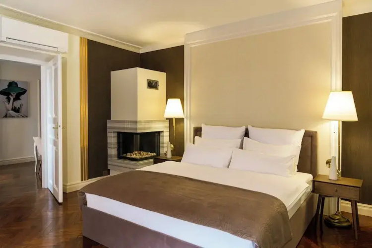 Main Square Prestige Suites -Staymoovers