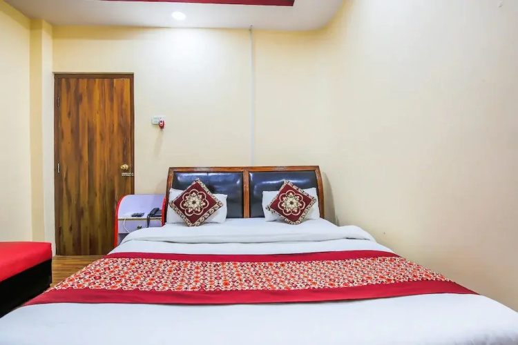 OYO 408 Hotel Taj