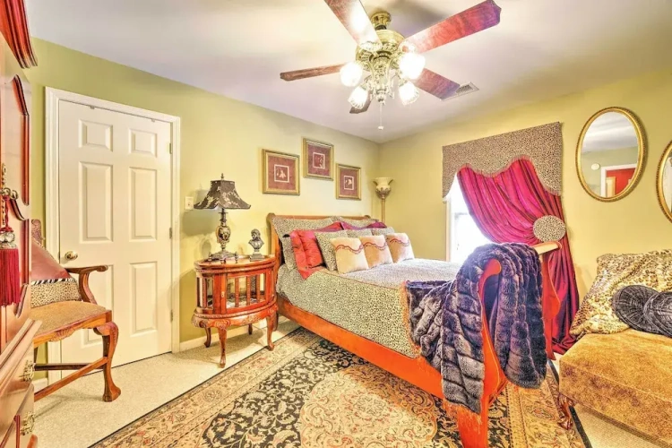 4 Bedrooms Cottage