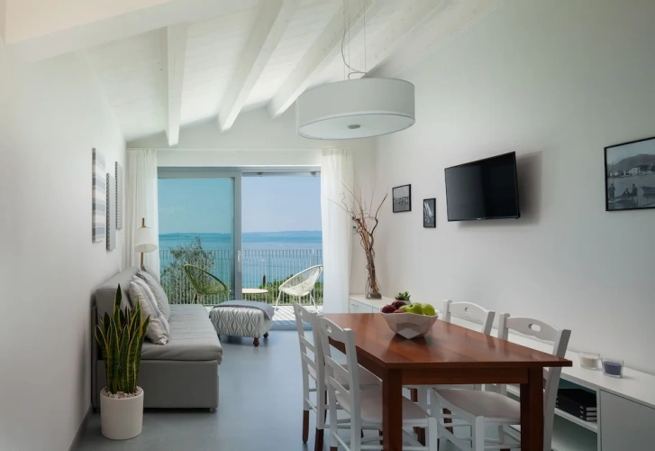 2 Bedrooms Deluxe Apartment