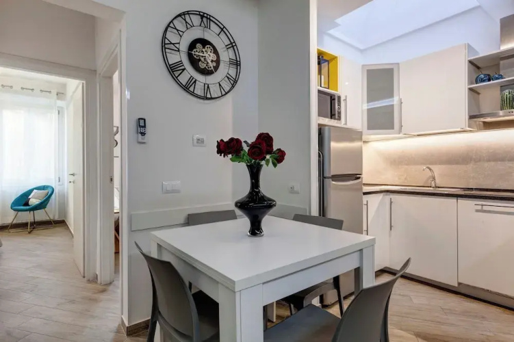 Barnaba Apartment by Mamo Florence