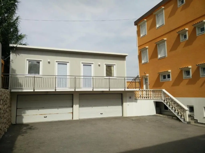 Apartment with balcony
