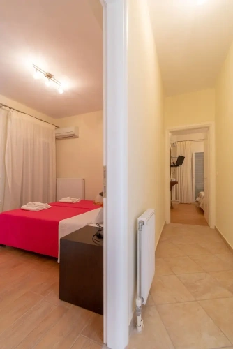 5 Bedrooms Villa