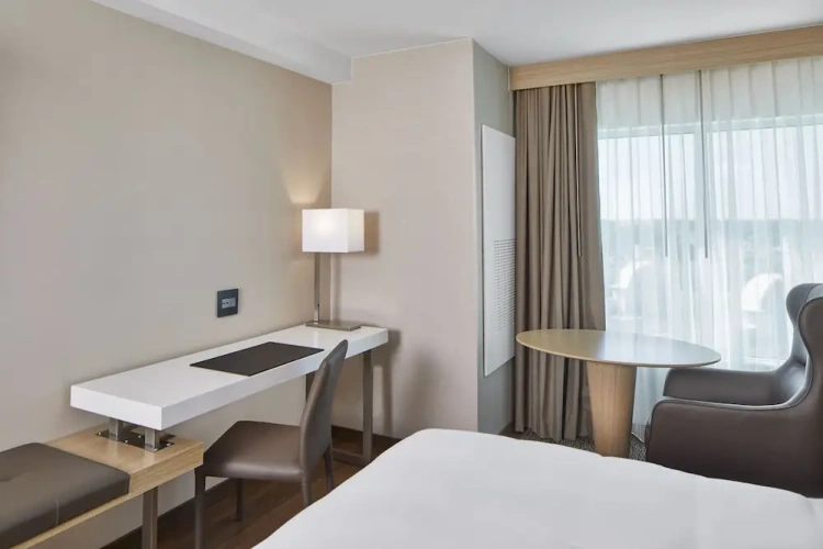 Standard Double room with city view