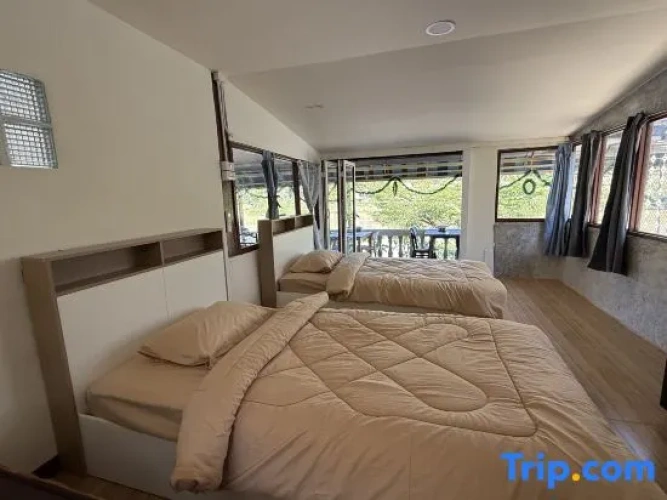 Standard Family room with river view