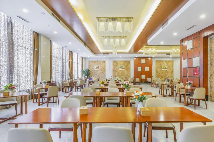 Shengshi Baiyun Hotel