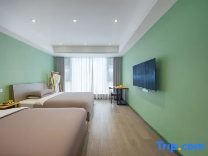 Standard Double room with land view