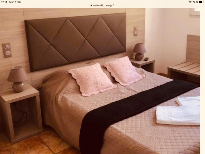 Standard Triple room
