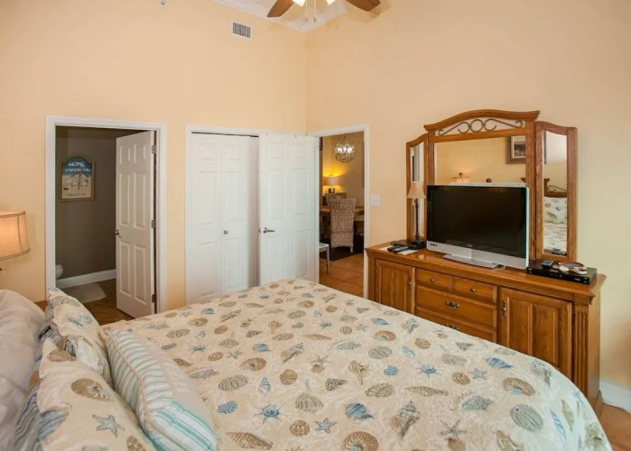 Crystal Shores 204