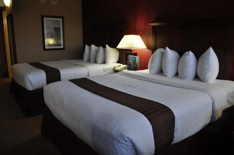 Adam's Mark Hotel & Conference Center
