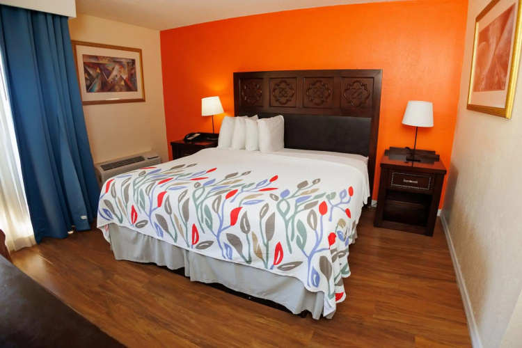 Garnet Inn & Suites, Orlando