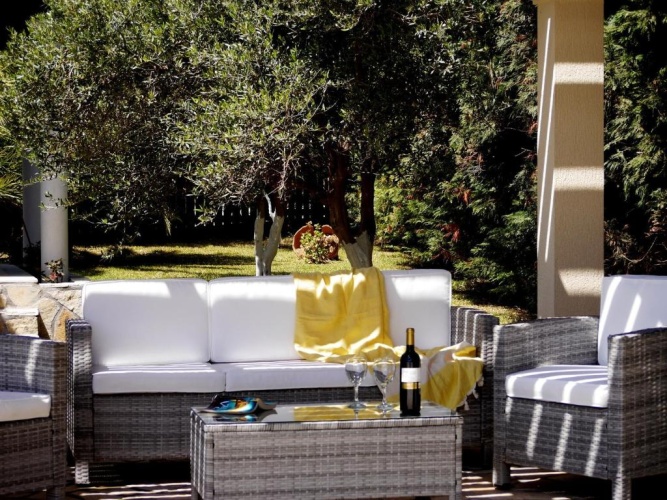 2 Bedrooms Villa
