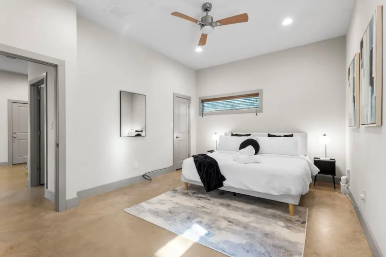 Chic & Homey 3BR Close to Downtown