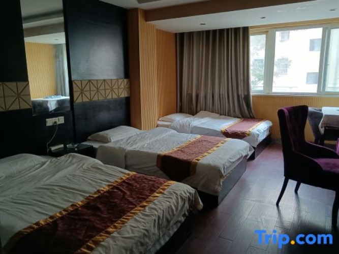 Business Triple room